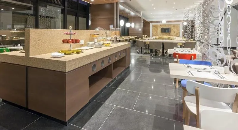 Holiday Inn Express & Suites Bogota Zona Financiera By Ihg Hotel