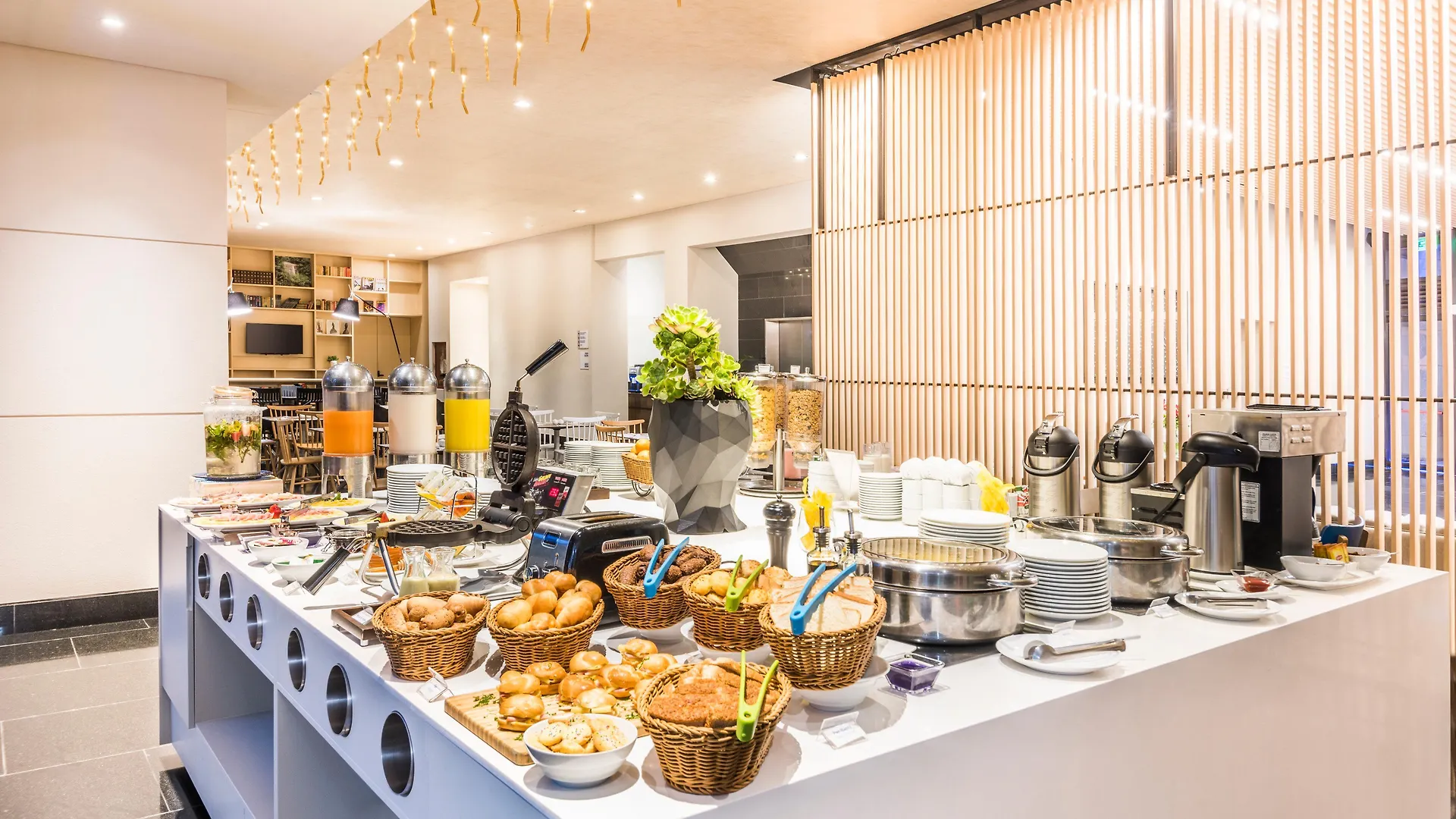 Holiday Inn Express & Suites Bogota Zona Financiera By Ihg 4*,  Kolumbia